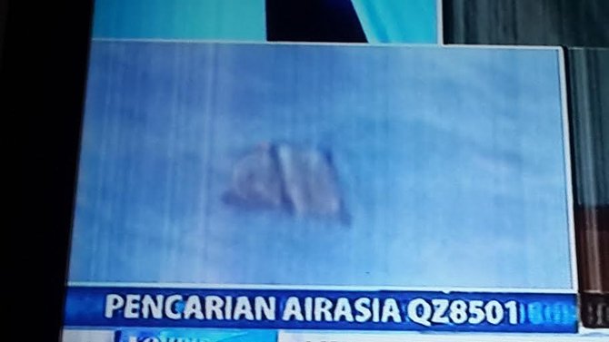 serpihan badan pesawat airasia