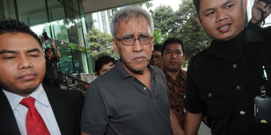 Iwan Fals minta KPK tetap gembira walau diserang kiri kanan