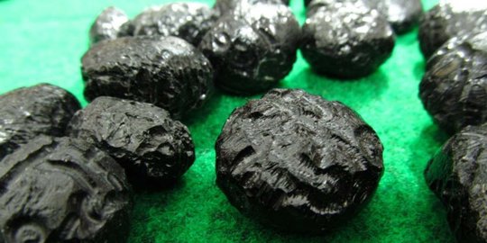 Batu Satam, batu meteor khas Belitung Timur yang mendunia