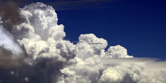 cumulonimbus bisa banting pesawat rev1