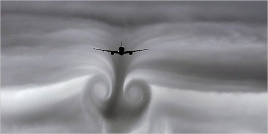 mengapa awan cumolonimbus bisa sebabkan pesawat terbang jatuh?