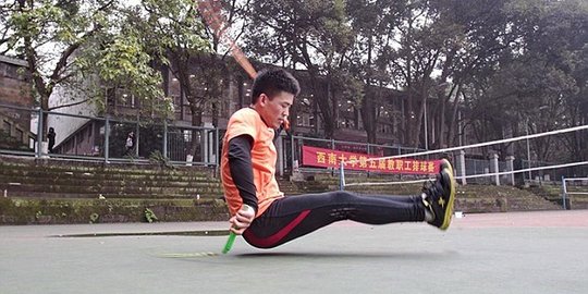 Siswa China jago main skipping dengan pantat