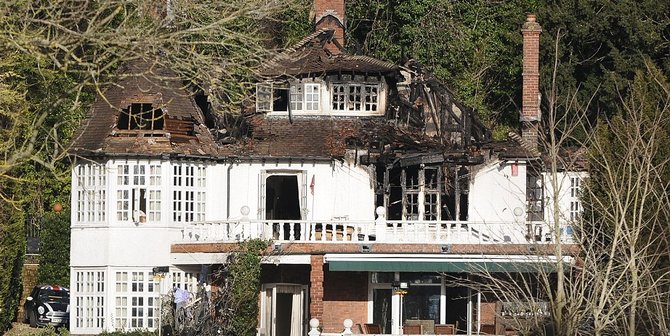  Rumah  Rp 6 75 M terbakar jutawan Inggris  jadi gelandangan 