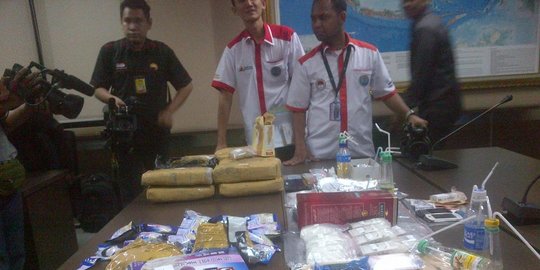 tahun selundupkan sabu ke penjara rev2