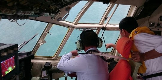 Jokowi lihat langsung lokasi penemuan korban AirAsia dari dekat