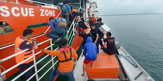 PMI siapkan 200 kantung mayat & 7 ambulan bantu evakuasi AirAsia
