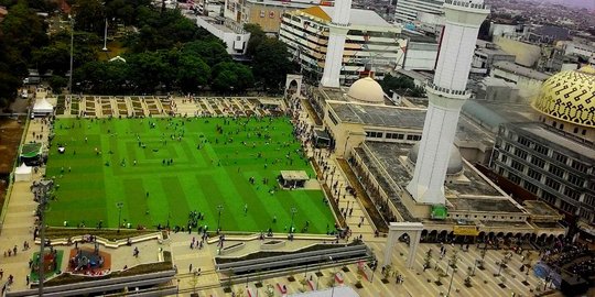 Ini wajah baru Alun-alun Bandung dari ketinggian, keren kan?