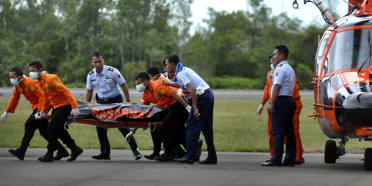 UPDATE TERKINI: Evakuasi korban AirAsia QZ8501 (1)