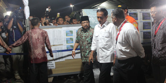 Usai ziarah, bagi duit dan kaos, Jokowi kembali ke Jakarta