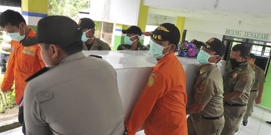dari benda yang dipakai korban rev1
