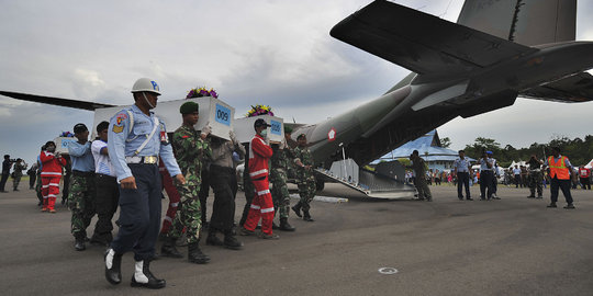 Ini detail 10 jenazah AirAsia yang diterbangkan ke Surabaya