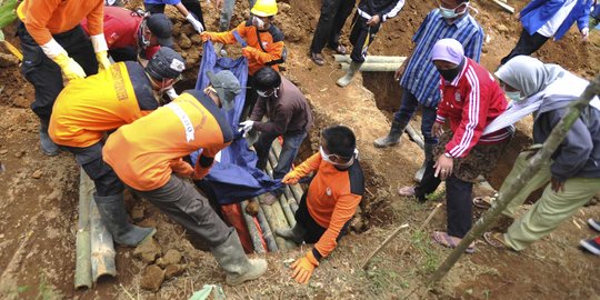 Jasad balita korban longsor Banjarnegara ditemukan di mobil