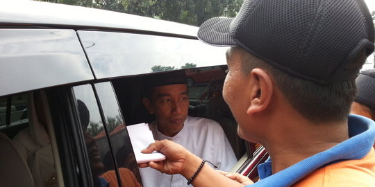 di solo jokowi bagi bagi duit ke rakyatnya rev2