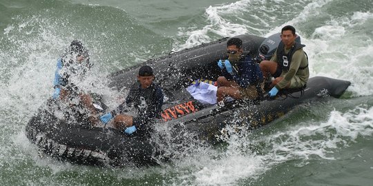 Tiga jenazah korban AirAsia ditemukan kapal Onami Jepang