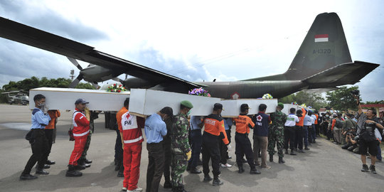 3 Korban AirAsia teridentifikasi, 2 asal Surabaya, 1 asal Klaten