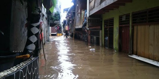 Sungai Cimarga meluap, puluhan rumah di Lebak terendam banjir