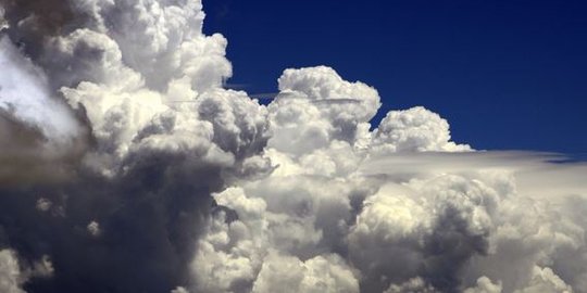 Pilot: Komentar pengamat soal cumulonimbus bisa bikin sakit jiwa