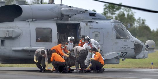 Heli Dauphin kembali kirim 3 korban, total sudah 37 jenazah