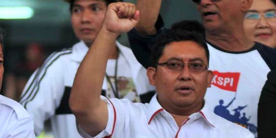 Fadli Zon duga pejabat Kemenhub 'main' soal izin terbang AirAsia