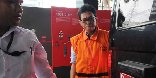 KPK periksa ajudan Fuad Amin terkait kasus suap gas Bangkalan