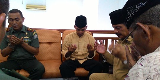 Anggota TNI AD masuk Islam di Masjid Baiturahman Aceh