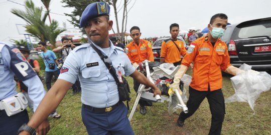 Hari ke-9, 3 jenazah ditemukan masih duduk di kursi pesawat