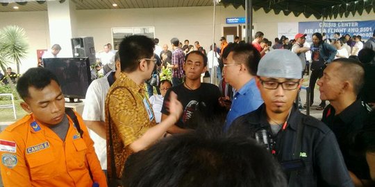 airasia kesal kesedihan mereka diabadikan media rev2