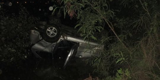 Rem blong, Avanza nyemplung ke sawah di Marunda