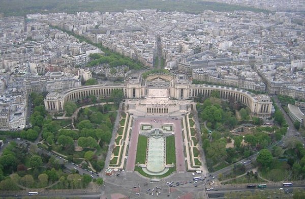 apartemen rahasia di menara eiffel