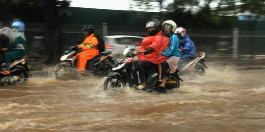 Siaga banjir Januari-Februari, Polda Metro Jaya gelar simulasi