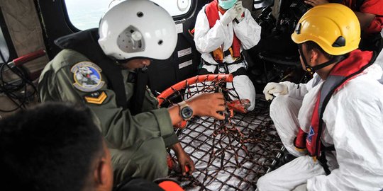 Mengintip aktivitas Tim SAR cari korban AirAsia pakai Super Puma