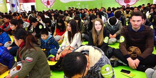 Ratusan orang ikut lomba diam diri di China berhadiah iPhone 6
