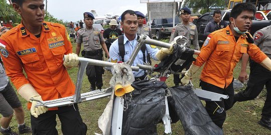 2 Jenazah yang sulit dikenali dimasukan ke kontainer pendingin