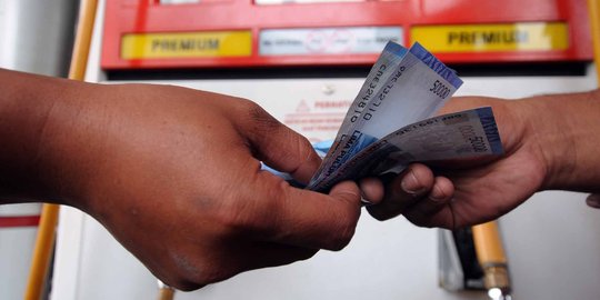 Jual Premium Rp 7.600/liter, pemerintah bantah cari untung