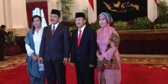 I Dewa Gede Palguna dan Suhartoyo resmi jadi Hakim Konstitusi