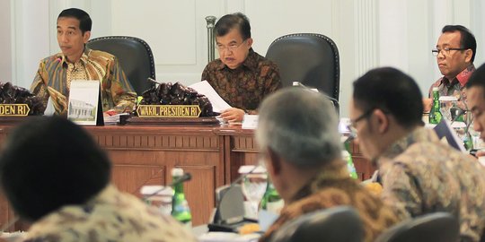 Jokowi pesan menteri harus aktif komunikasi ke media