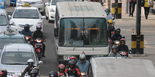 jakarta bebas motor rev1