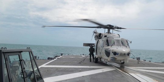 2 Helikopter pasukan bela diri laut Jepang bawa jenazah AirAsia