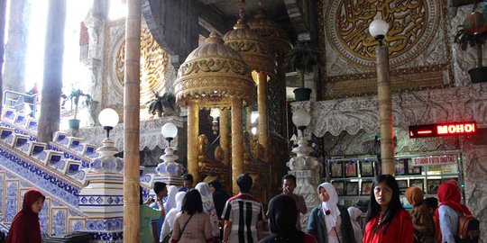 Setiap ruangan di Masjid Tiban dipercayai punya khasiat 