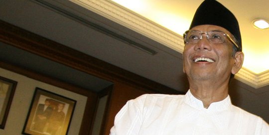 Terima tugas kiai senior, Hasyim Muzadi bantah untuk pencalonan