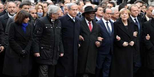 Netanyahu potong foto dirinya satu 'frame' bareng Abbas