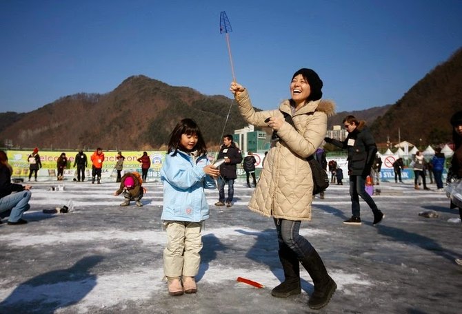 hwacheon sancheoneo ice festival