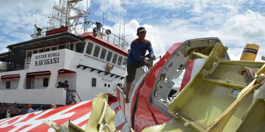 Basarnas deteksi lokasi badan pesawat AirAsia