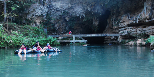 Mengintip keindahan Goa Pindul