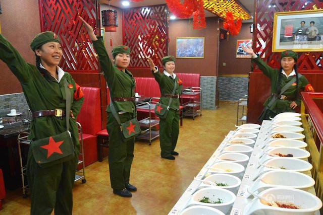 restoran bertema tentara merah