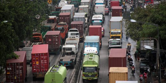 Jalur menuju bandara makin macet, akses kendaraan besar dibatasi