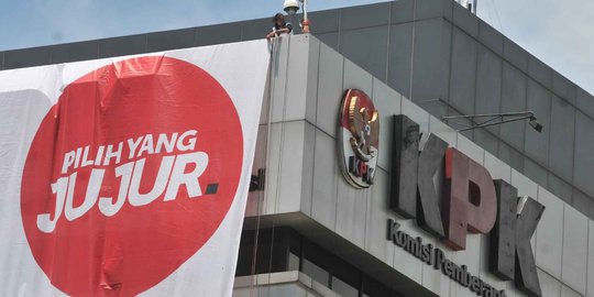 KPK periksa Ketua PN Surabaya di kasus bos Sentul City