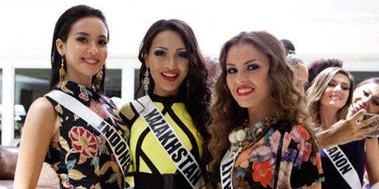 Mengintip kesibukan Elvira Devinamira ikut kontes Miss Universe 2015