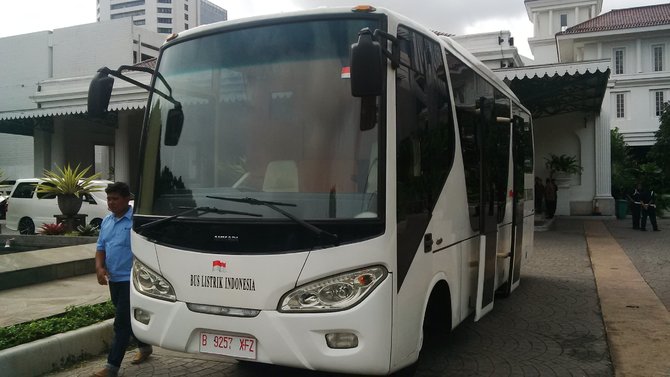 bus dan mobil listrik