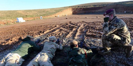 Perangi ISIS, tentara Jerman latih pasukan Kurdi gunakan senjata